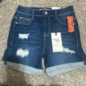 NWT. Wallflower Jean Shorts. Juniors Size 0.